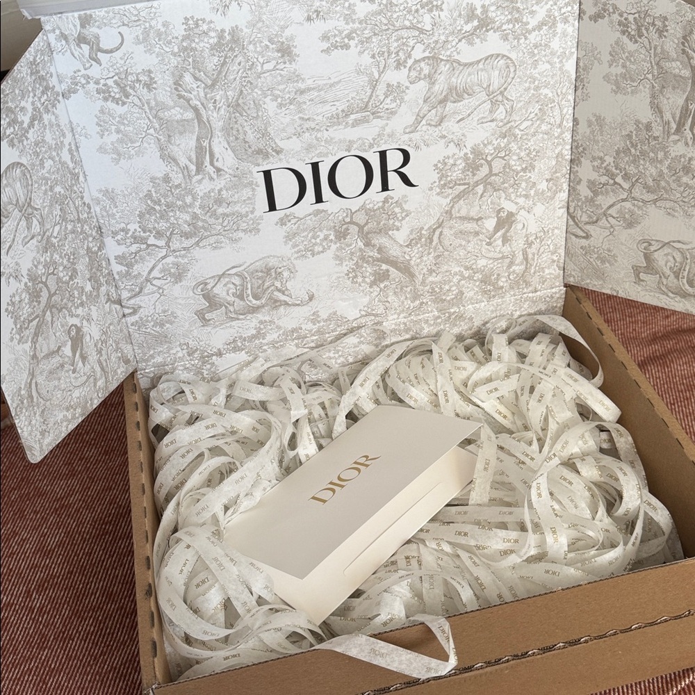 Dior // Silver Leather Round Pouch Vanity Case - Picture 5 of 5